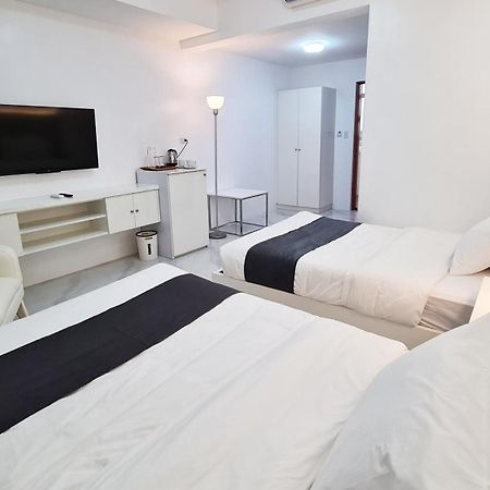 Staycation Hotel San Jose  外观 照片