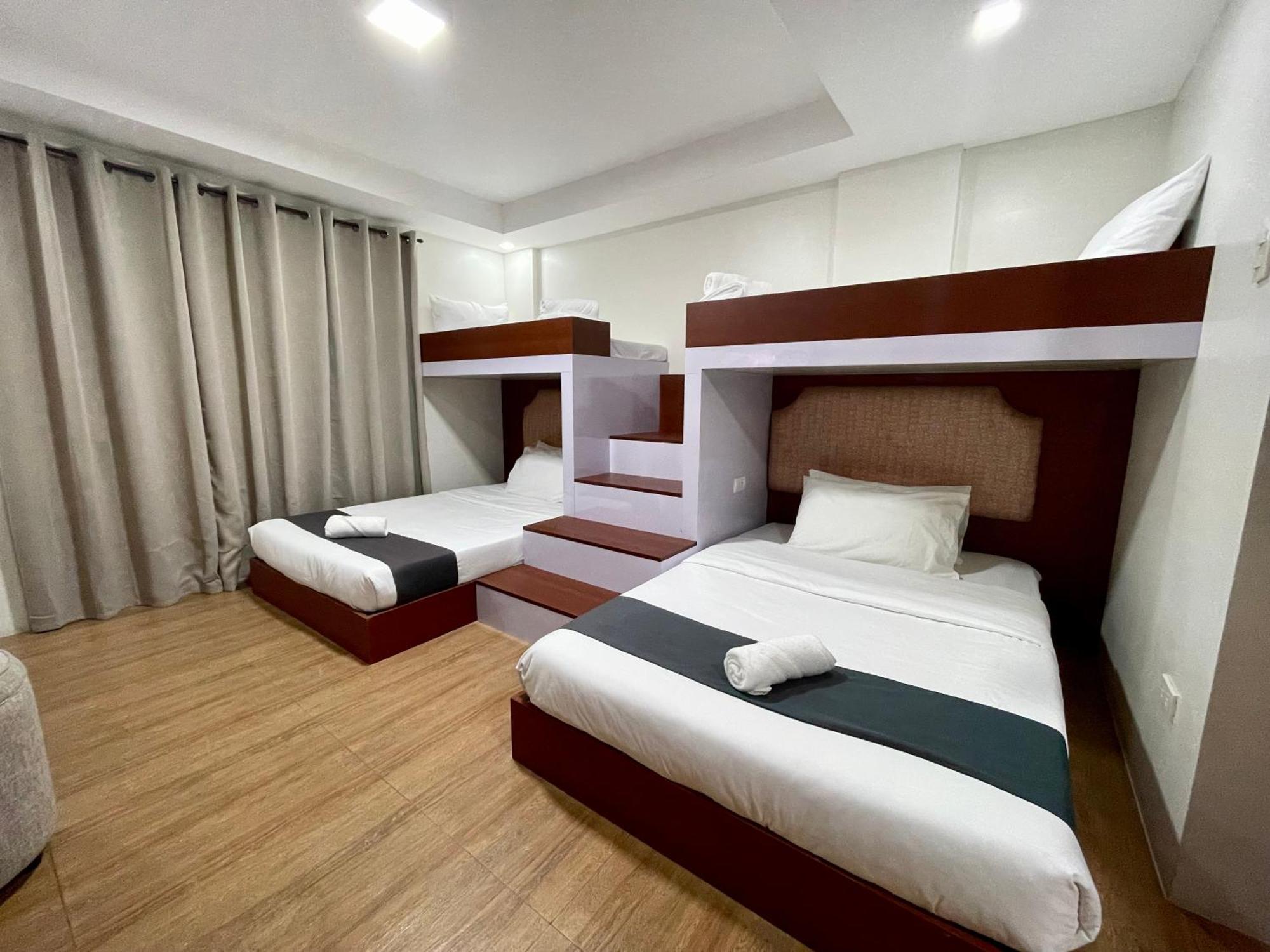 Staycation Hotel San Jose  外观 照片