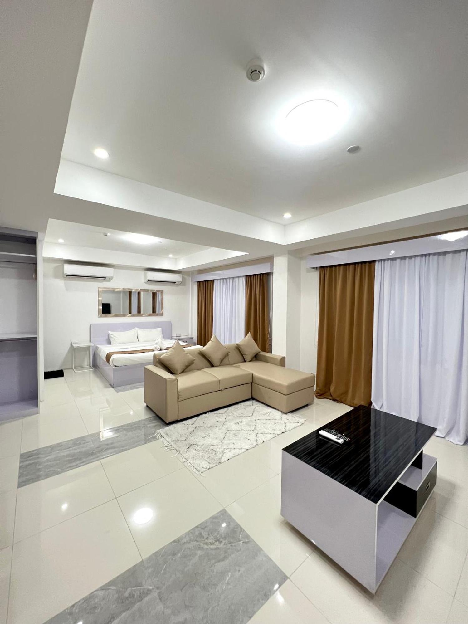 Staycation Hotel San Jose  外观 照片