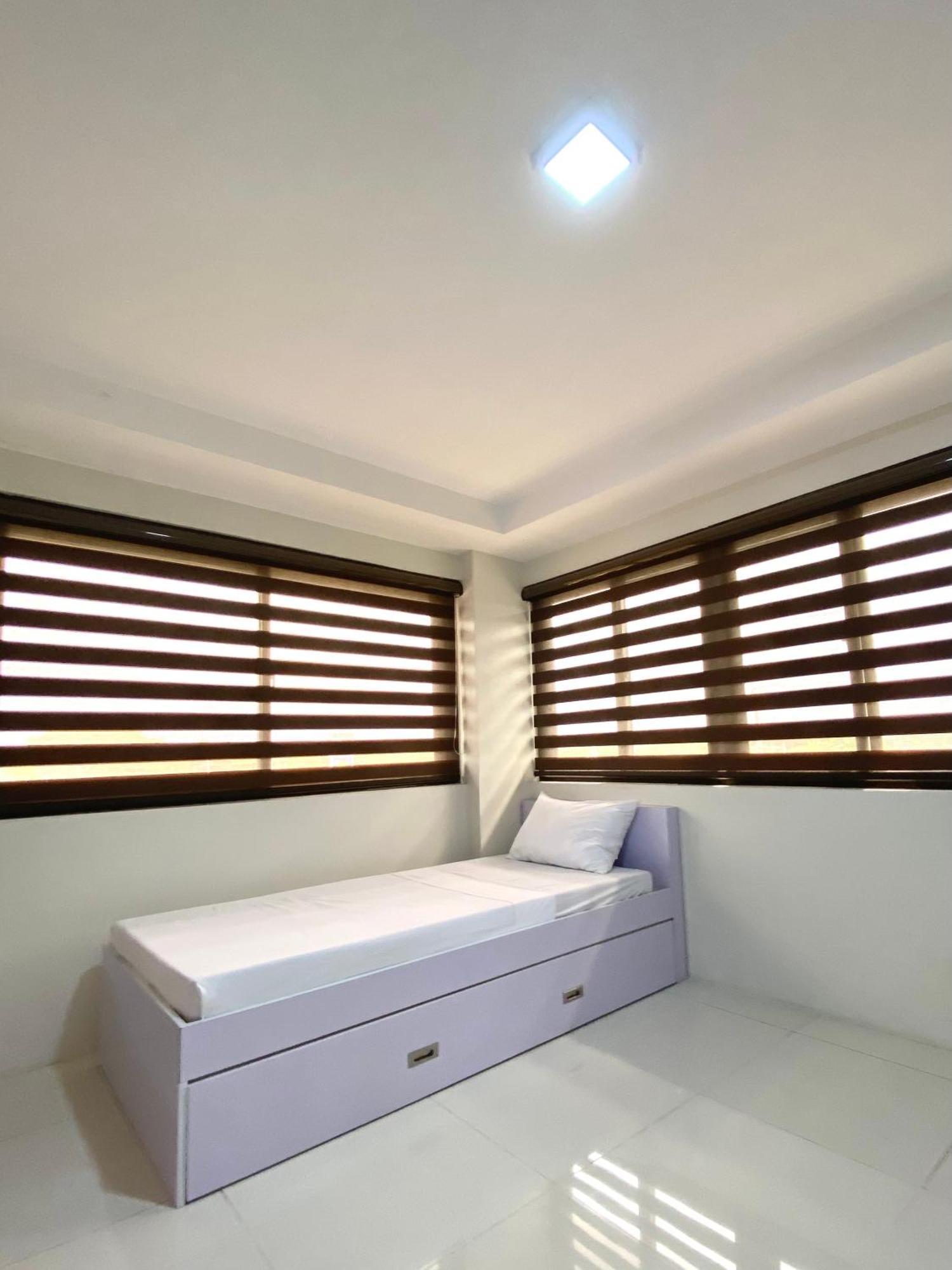 Staycation Hotel San Jose  外观 照片