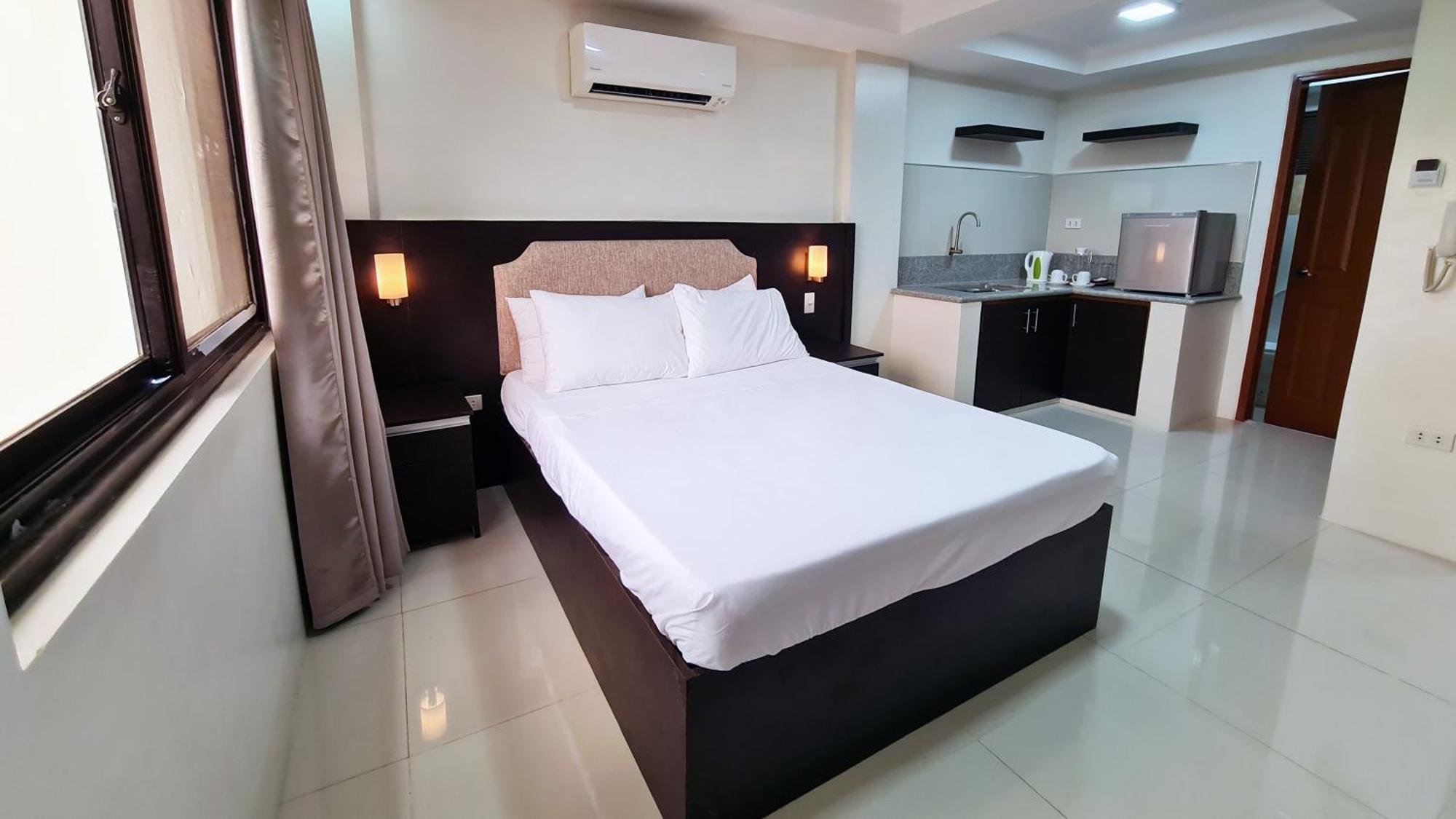Staycation Hotel San Jose  外观 照片