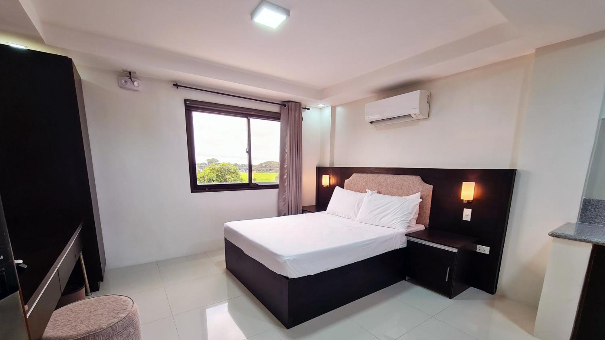 Staycation Hotel San Jose  外观 照片