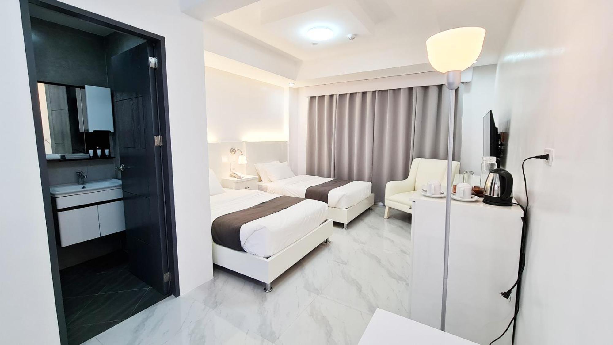 Staycation Hotel San Jose  外观 照片
