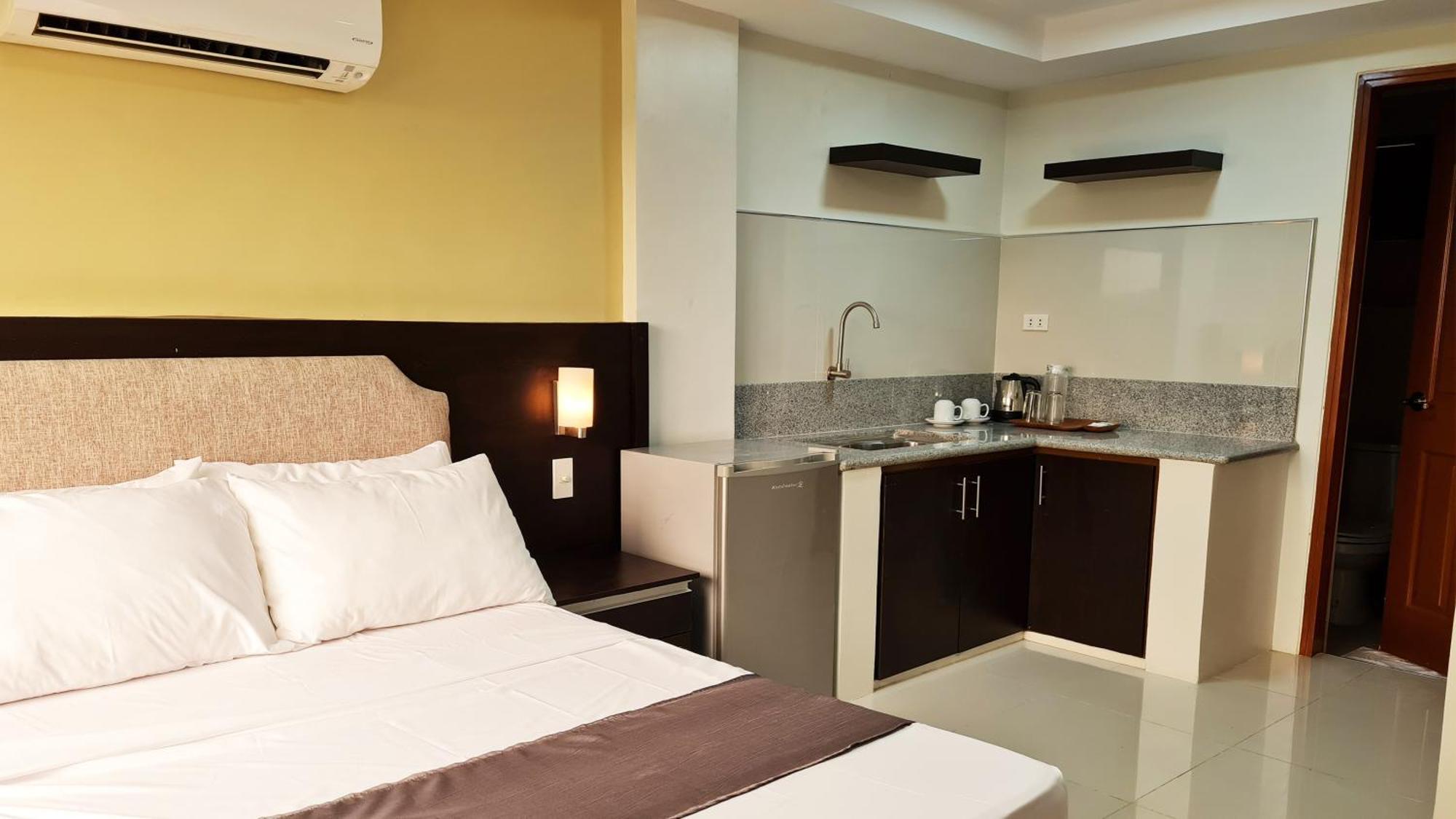 Staycation Hotel San Jose  外观 照片
