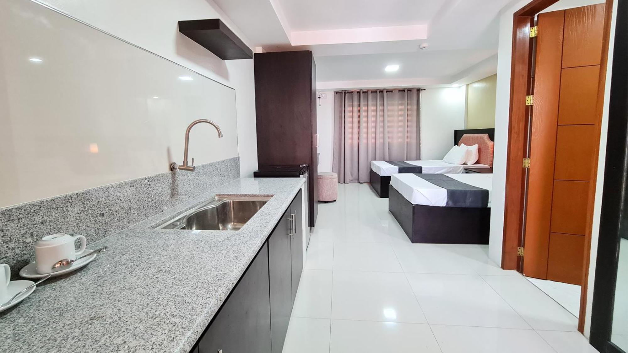 Staycation Hotel San Jose  外观 照片