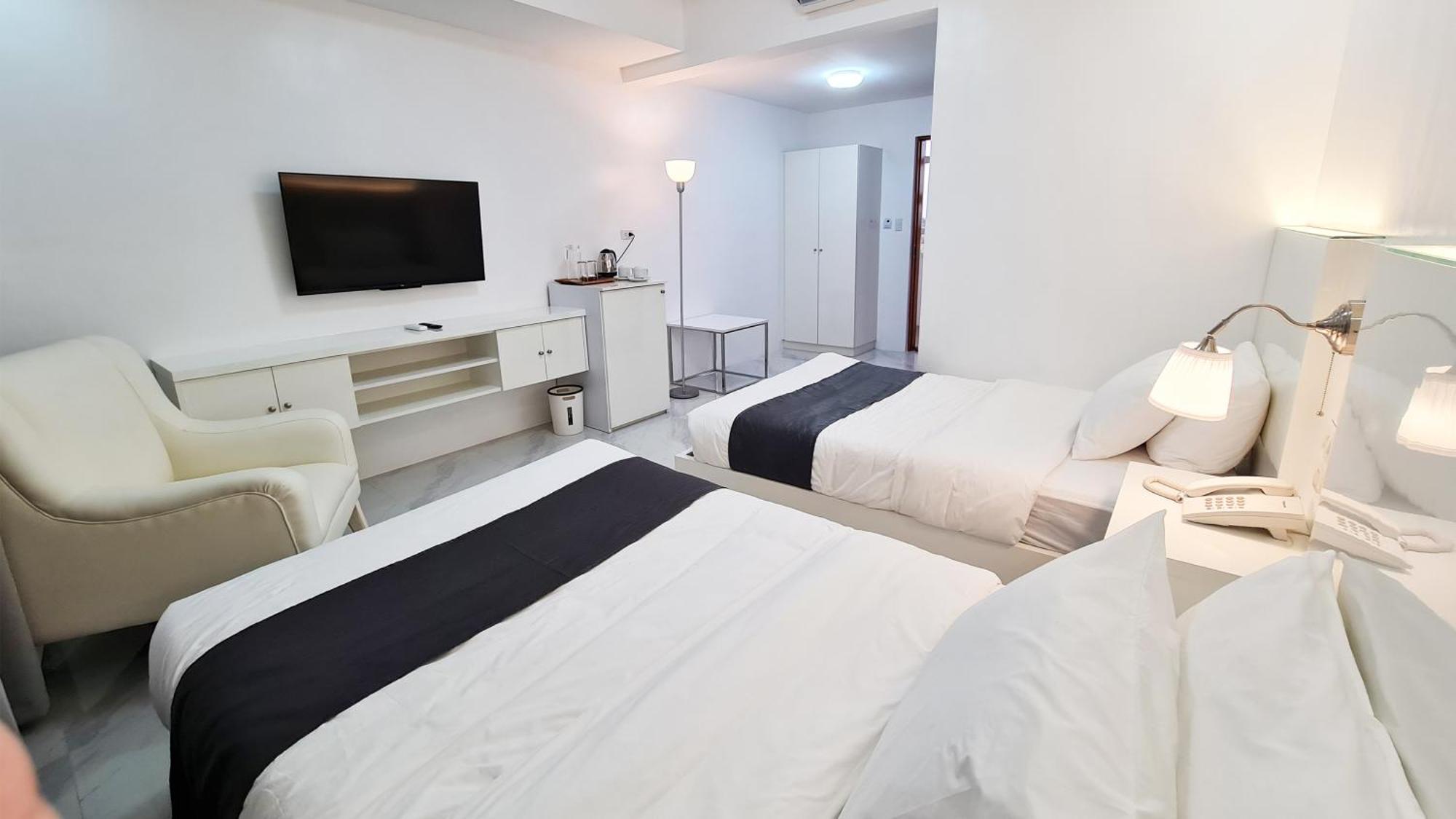 Staycation Hotel San Jose  外观 照片